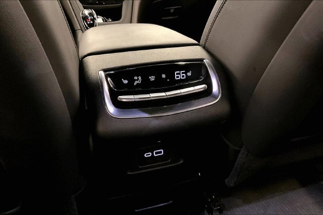 Used 2024 Cadillac XT6 Sport w/ Technology Package AWD/4WD image 34