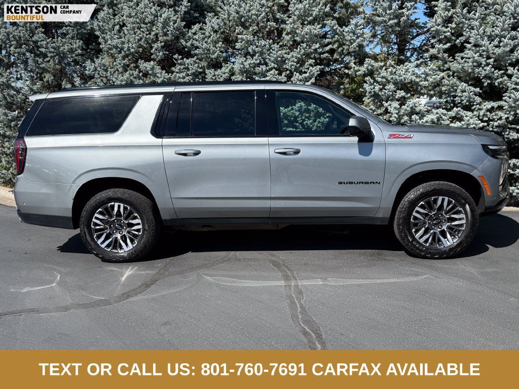 Used 2025 Chevrolet Suburban Z71 AWD/4WD image 10