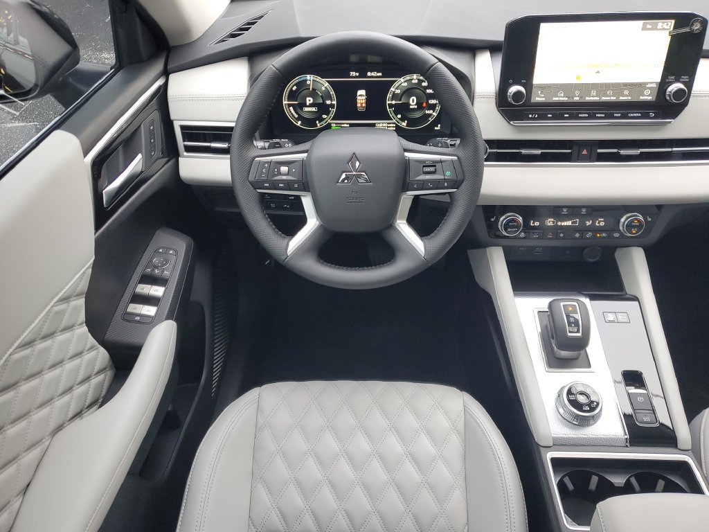Used 2025 Mitsubishi Outlander SEL AWD/4WD image 10