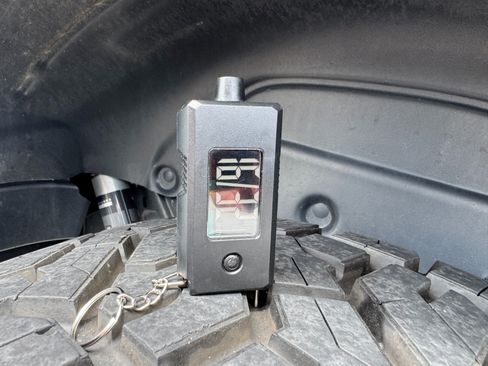 Used 2025 Jeep Wrangler Sport AWD/4WD image 59