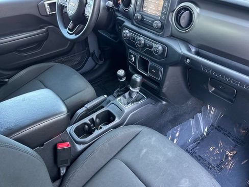 Used 2018 Jeep Wrangler Sport AWD/4WD image 15