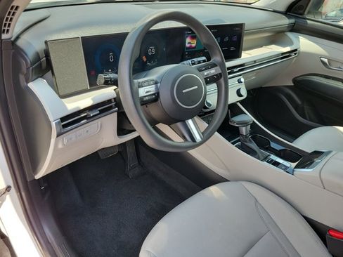 Used 2025 Hyundai Tucson SEL AWD/4WD image 4