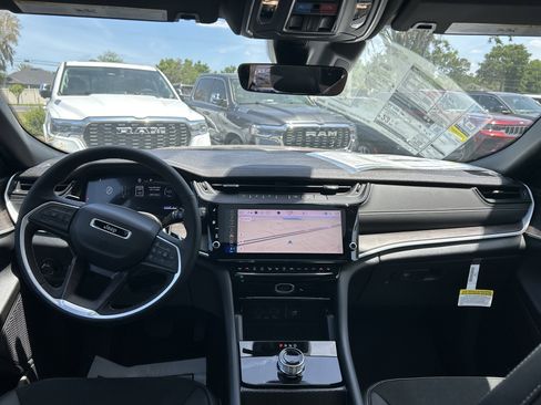 New 2026 Jeep Grand Cherokee L 2WD image 37