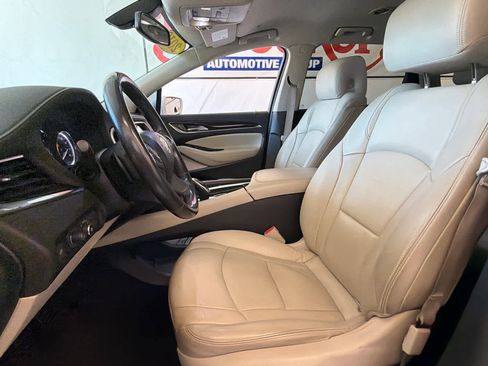 Used 2018 Buick Enclave Essence FWD image 12