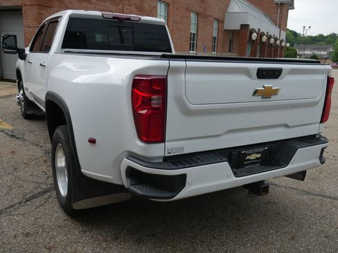 Used 2025 Chevrolet Silverado 3500 High Country w/ Technology Package AWD/4WD image 6