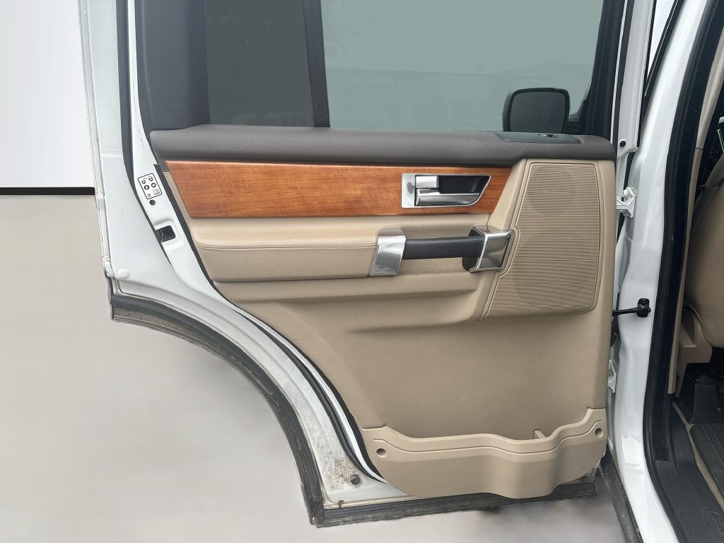 Used 2012 Land Rover LR4 HSE LUX AWD/4WD image 16
