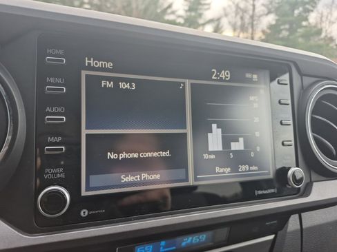 Used 2021 Toyota Tacoma TRD Off-Road image 28