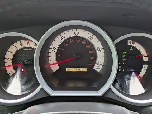 Used 2014 Toyota Tacoma PreRunner image 27