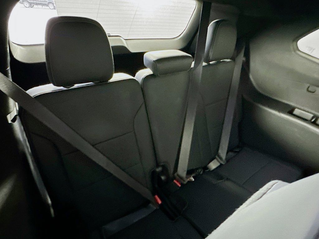Used 2025 Buick Enclave Preferred FWD image 32