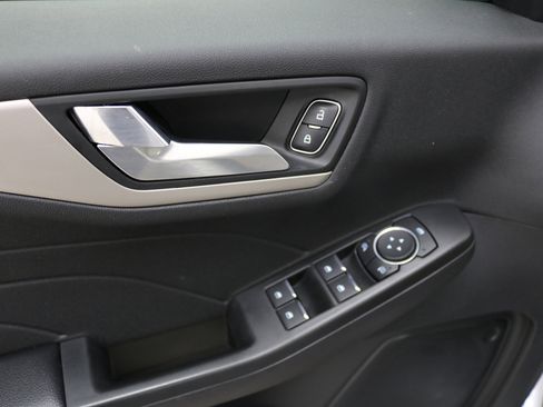 Used 2022 Ford Escape SEL image 17