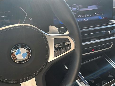 Used 2026 BMW X5 xDrive40i w/ M Sport Package AWD/4WD image 19