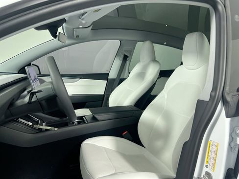 Used 2026 Tesla Model Y 2WD image 12