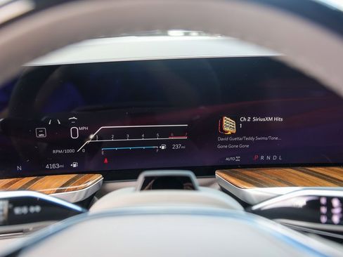 Used 2025 Cadillac Escalade Sport Platinum image 11