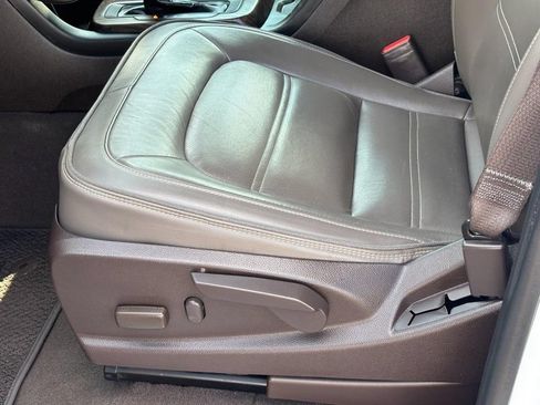 Used 2021 GMC Canyon Denali RWD image 16