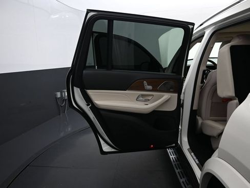 Used 2022 Mercedes-Benz GLS 450 4MATIC image 29