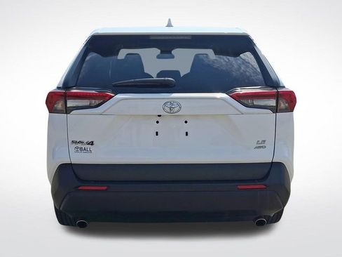 Used 2023 Toyota RAV4 LE AWD/4WD image 5