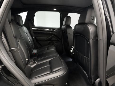 Used 2017 Porsche Cayenne AWD/4WD image 22