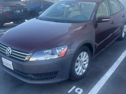 Used 2013 Volkswagen Passat 2.5 S FWD image 1