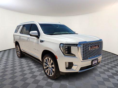Used 2021 GMC Yukon Denali w/ Denali Ultimate Package AWD/4WD image 6