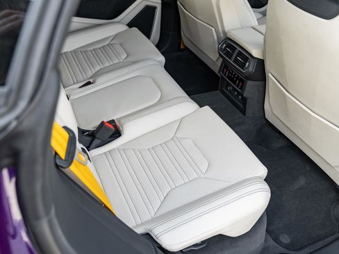 Used 2025 Lamborghini Urus SE image 61