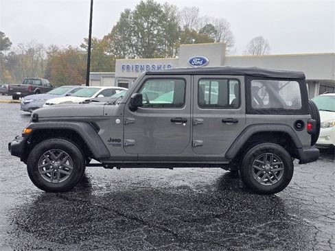 Used 2021 Jeep Wrangler Unlimited Sport image 23