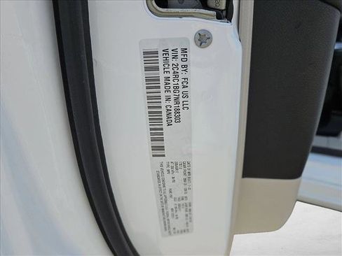 Used 2022 Chrysler Pacifica Touring-L FWD image 22