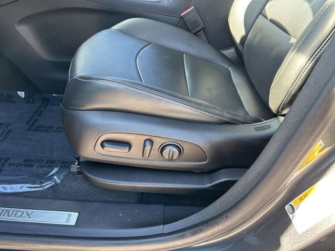 Used 2019 Chevrolet Equinox Premier image 10