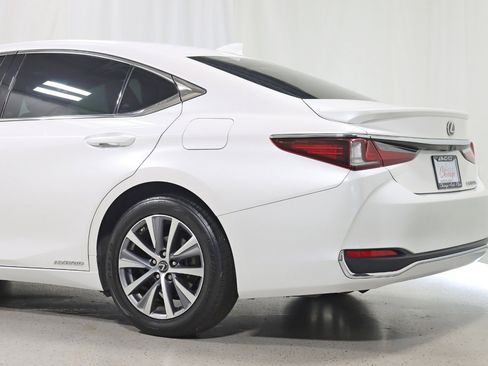Used 2021 Lexus ES 300h w/ Accessory Package image 10