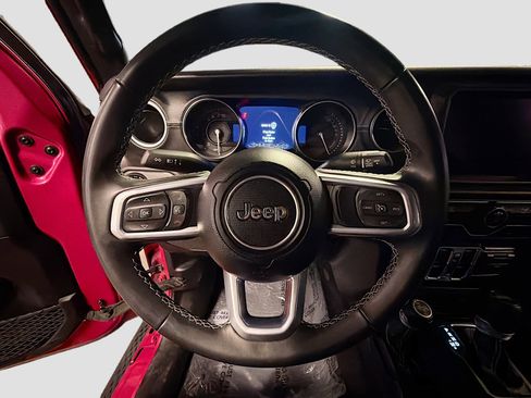 Used 2022 Jeep Wrangler Sahara image 17