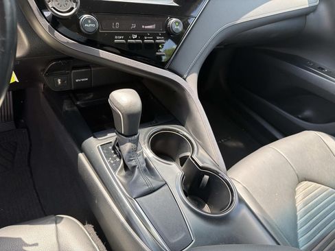 Used 2019 Toyota Camry SE FWD image 30