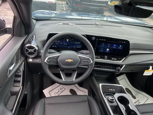New 2026 Chevrolet Equinox LT w/ Convenience Package II image 29