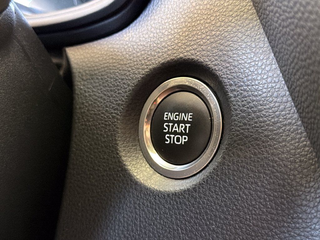Used 2026 Toyota Corolla SE FWD image 6
