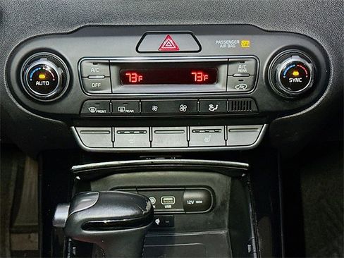 Used 2019 Kia Sorento SX image 13