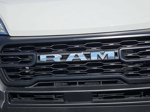 Used 2025 RAM ProMaster 2500 w/ Convenience Group FWD image 9