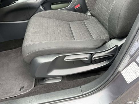 Used 2025 Honda HR-V LX image 17