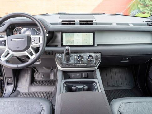 Used 2023 Land Rover Defender 110 S image 47