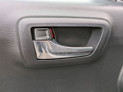 Used 2017 Toyota Tacoma TRD Sport image 13