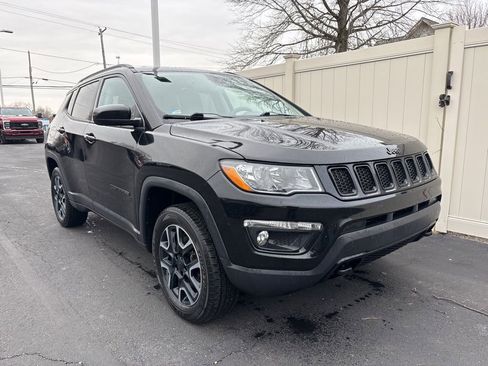 Used 2019 Jeep Compass Sport image 2