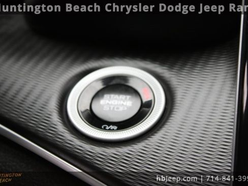 Used 2025 Jeep Grand Cherokee L Altitude image 23