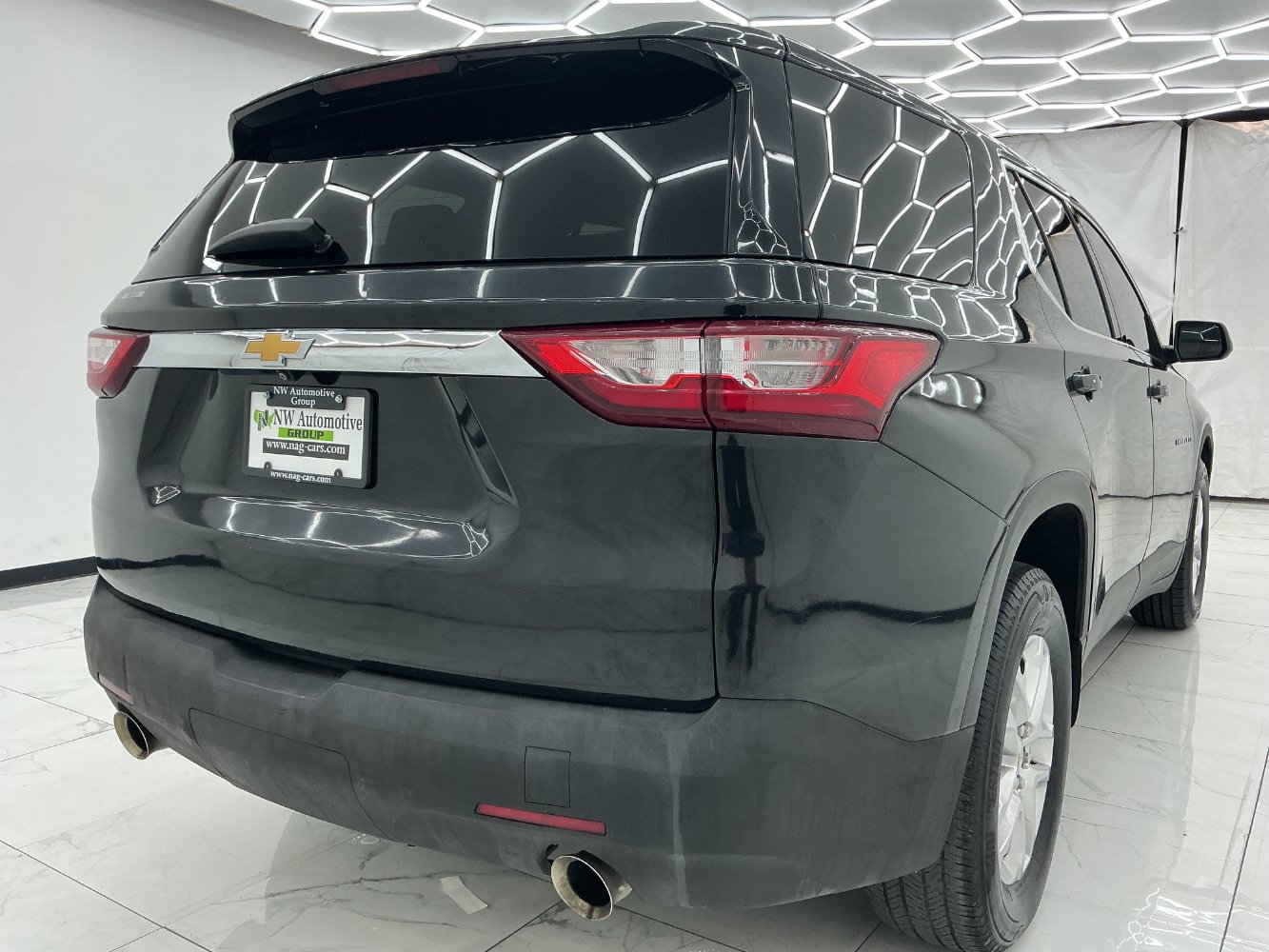 Used 2021 Chevrolet Traverse LS AWD/4WD image 8