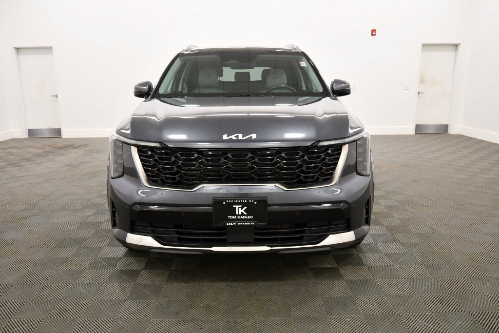 Certified 2024 Kia Sorento S w/ Panoramic Sunroof Package AWD/4WD image 11