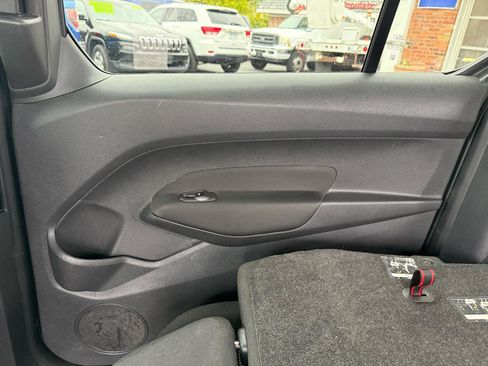 Used 2018 Ford Transit Connect XL FWD image 32
