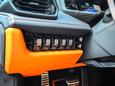 Used 2024 Lamborghini Huracan Tecnica RWD image 31