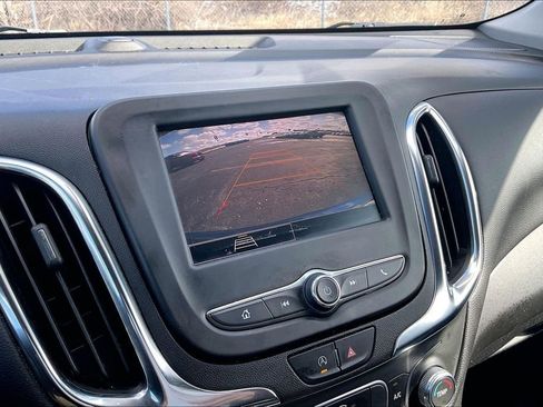 Used 2022 Chevrolet Equinox LT image 17