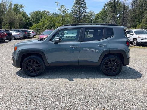 Used 2018 Jeep Renegade Altitude w/ UConnect 8.4 Nav Group AWD/4WD image 8