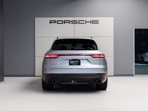 Certified 2023 Porsche Cayenne AWD/4WD image 6