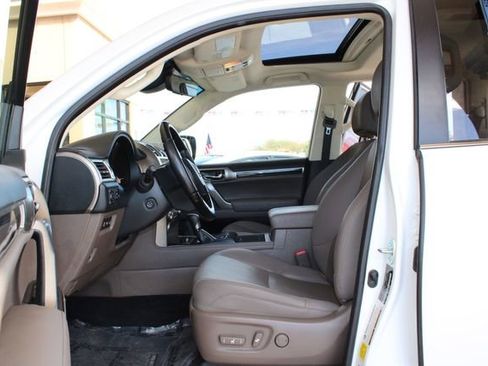 Used 2021 Lexus GX 460 Premium w/ Premium Package image 11