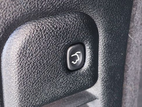 Used 2018 Dodge Durango R/T w/ Blacktop Package image 23