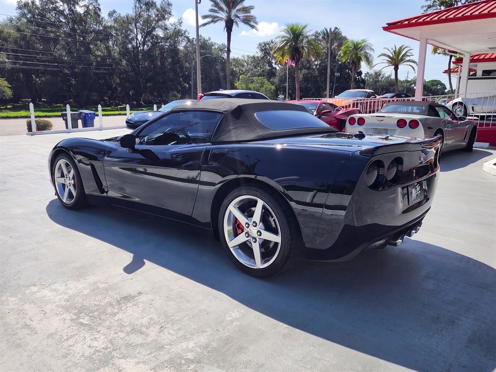 Used 2005 Chevrolet Corvette Convertible w/ Preferred Equipment Group RWD image 14