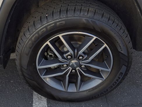 Certified 2018 Jeep Grand Cherokee Limited image 7